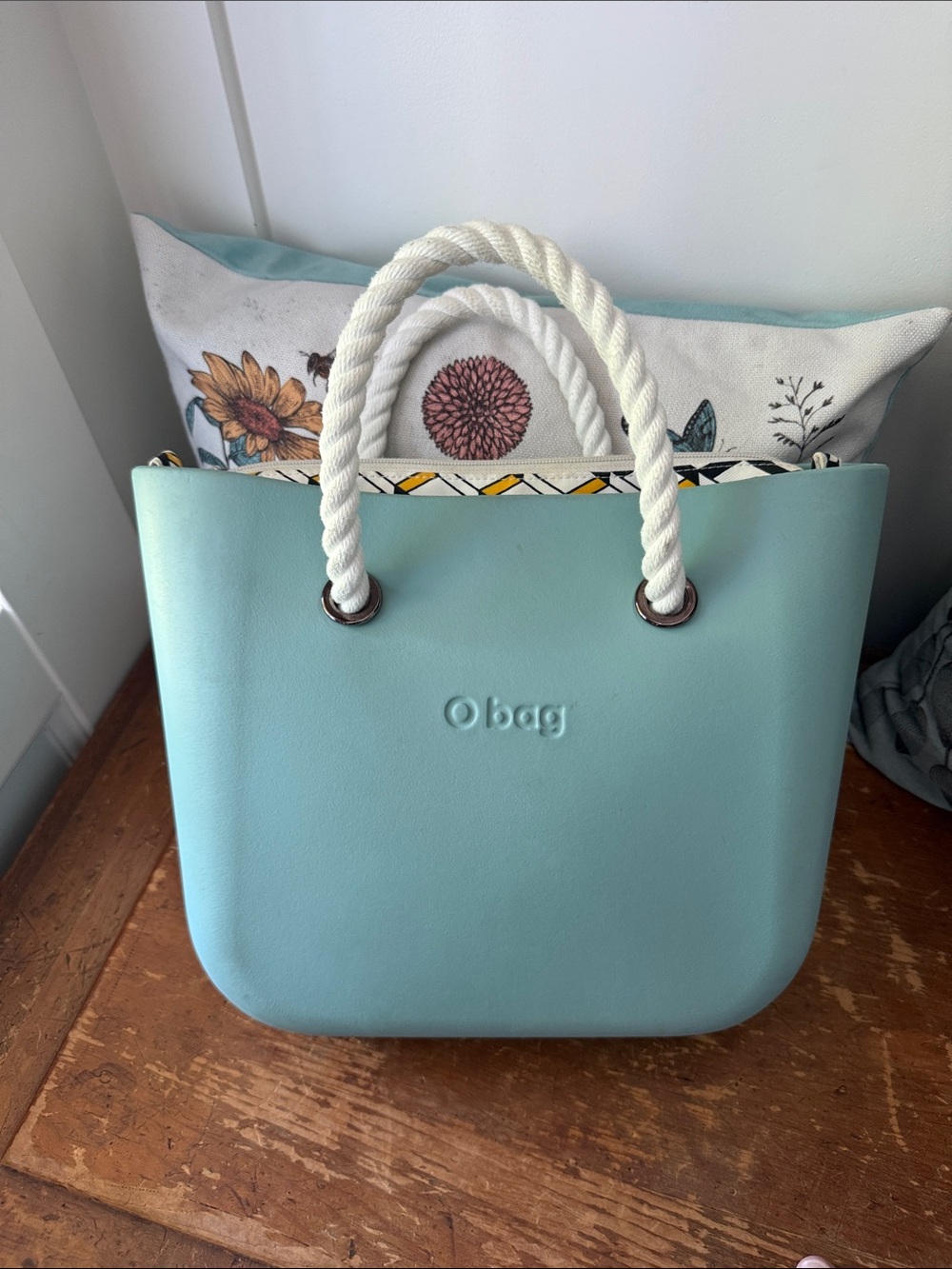 O Bag with Rope Handles
